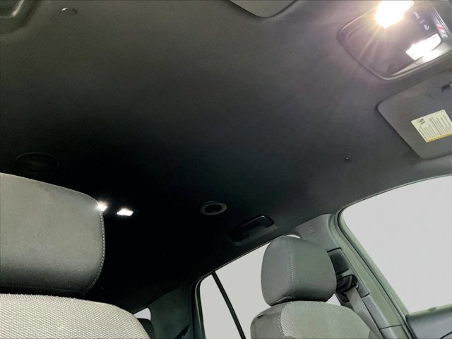 Used 2023 Chevrolet Traverse LT FWD image 17