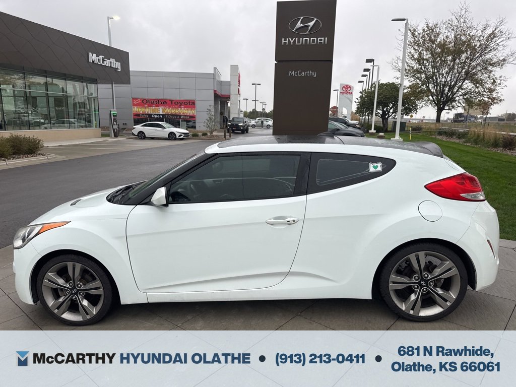 Used 2013 Hyundai Veloster w/ Style Pkg image 11