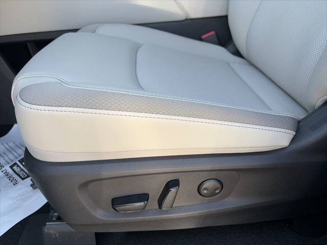 New 2026 Nissan Pathfinder SL image 10