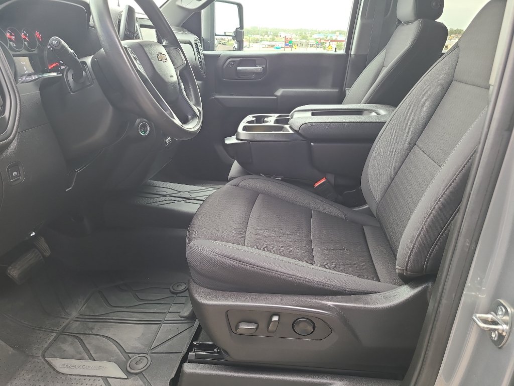 Used 2024 Chevrolet Silverado 2500 Custom w/ Custom Value Package AWD/4WD image 9