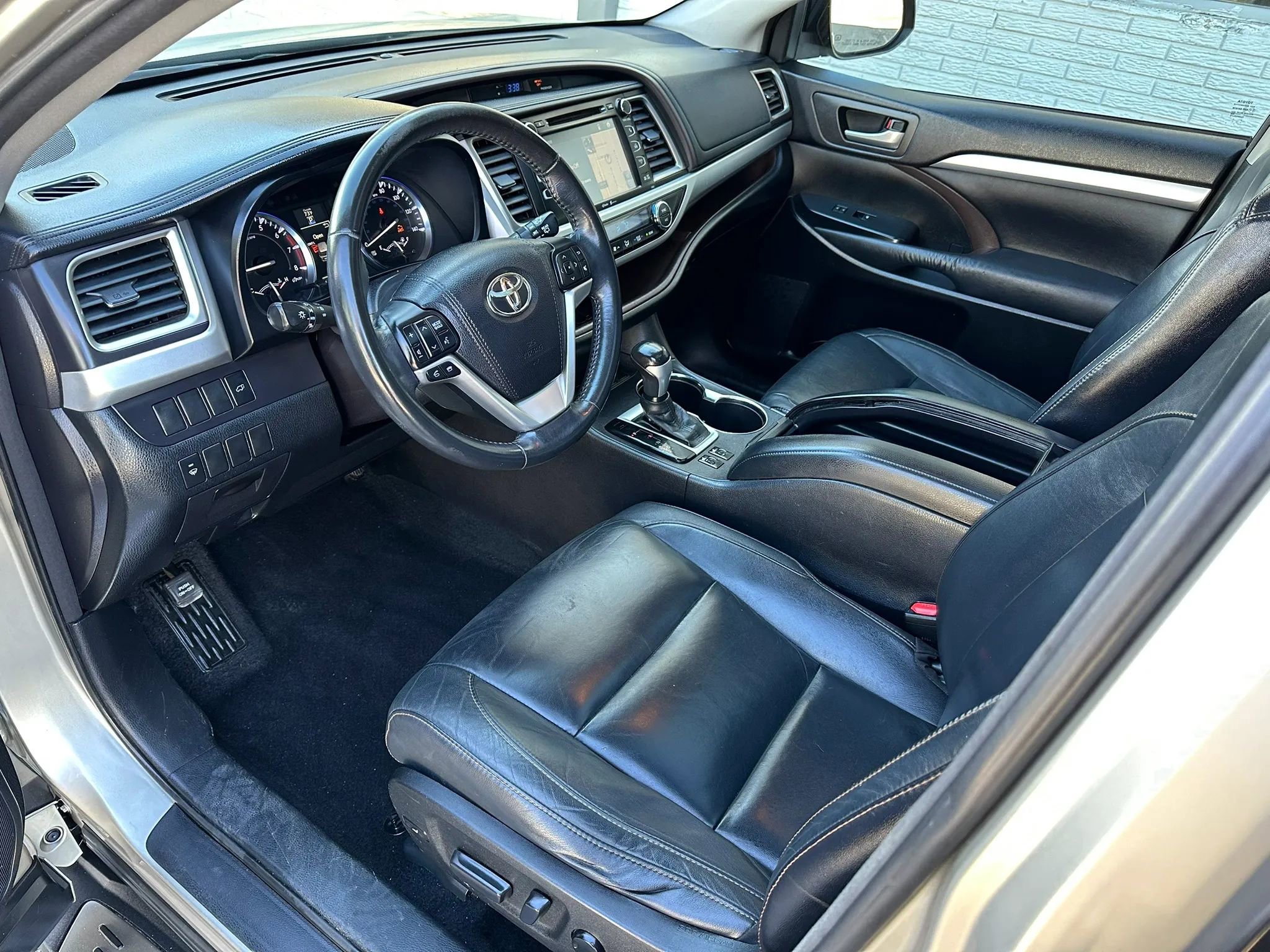 Used 2015 Toyota Highlander XLE image 13