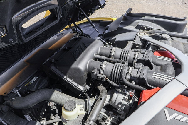 Used 2014 SRT Viper SRT-10 w/ Grand Touring Package RWD image 17