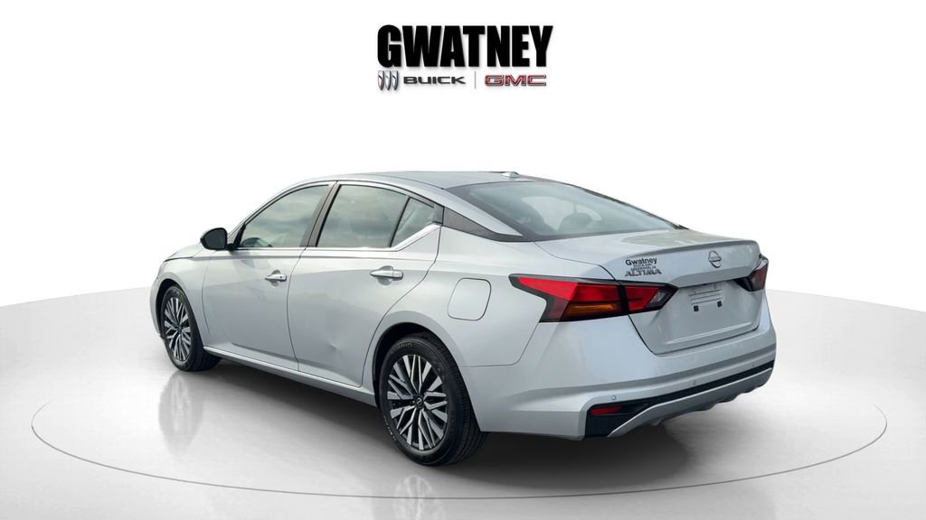 Used 2024 Nissan Altima 2.5 SV FWD image 4