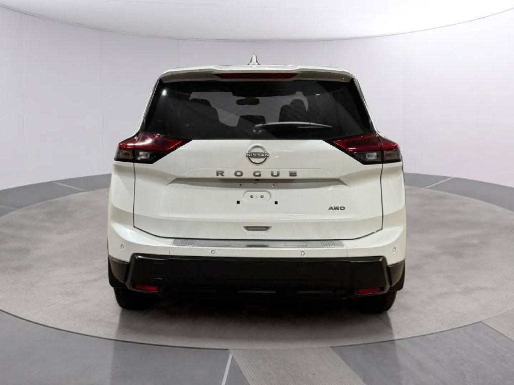 Certified 2026 Nissan Rogue SV AWD/4WD image 4