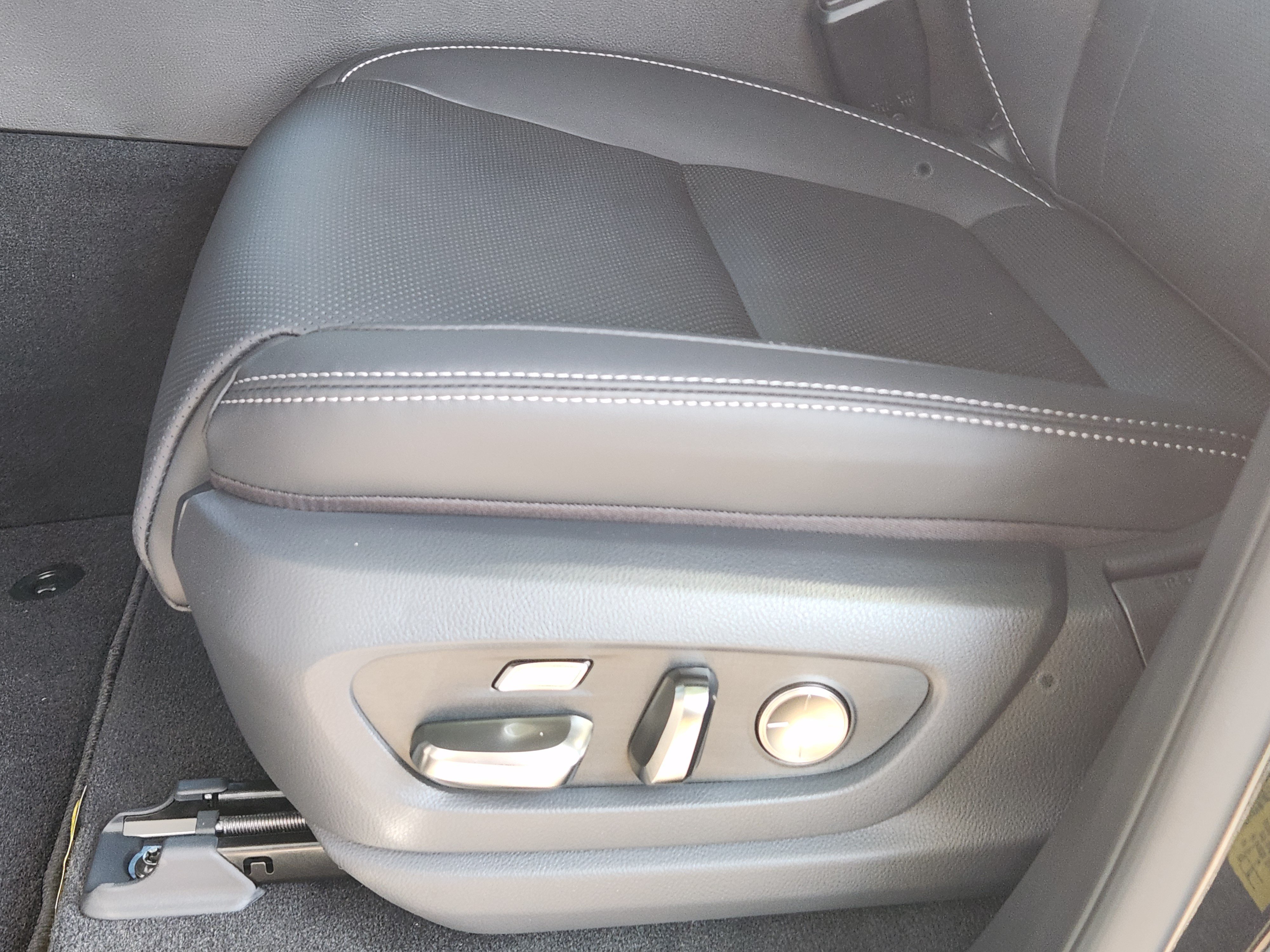 New 2026 Lexus LX 600 4WD w/ Luxury Package image 22