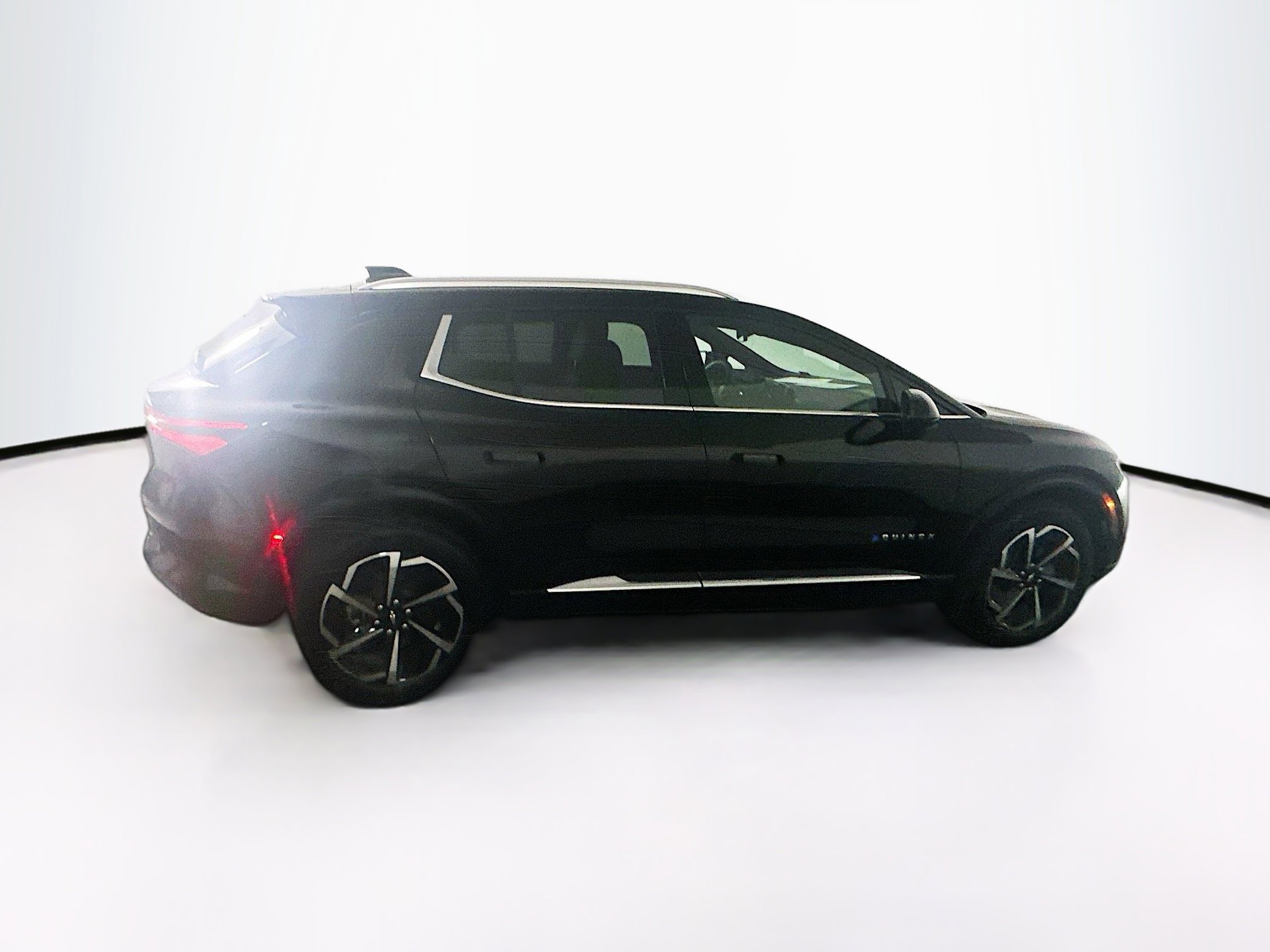 Used 2025 Chevrolet Equinox EV LT w/ Convenience Package image 10