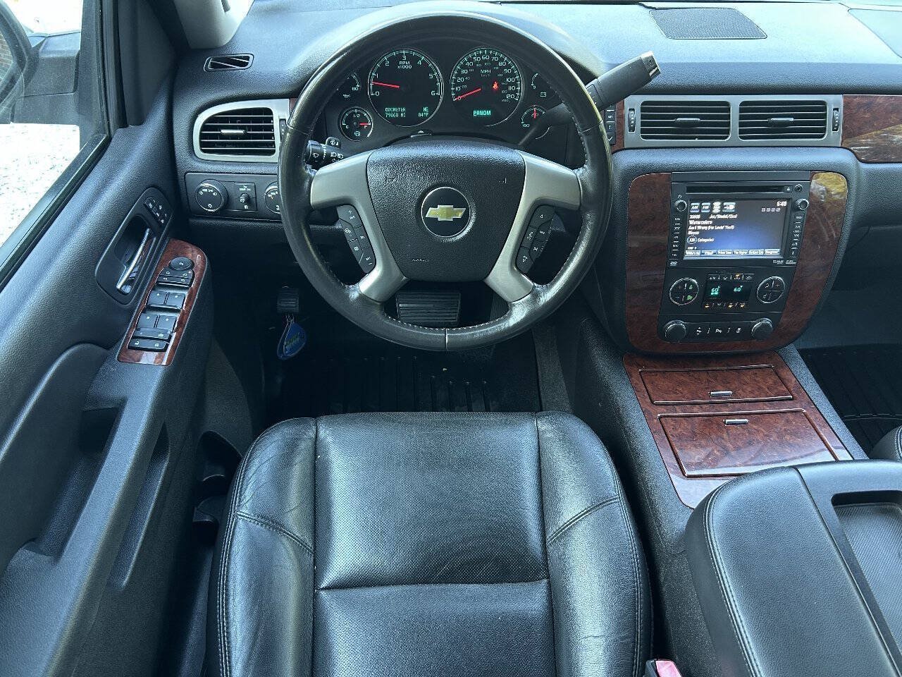 Used 2013 Chevrolet Avalanche LTZ AWD/4WD image 14