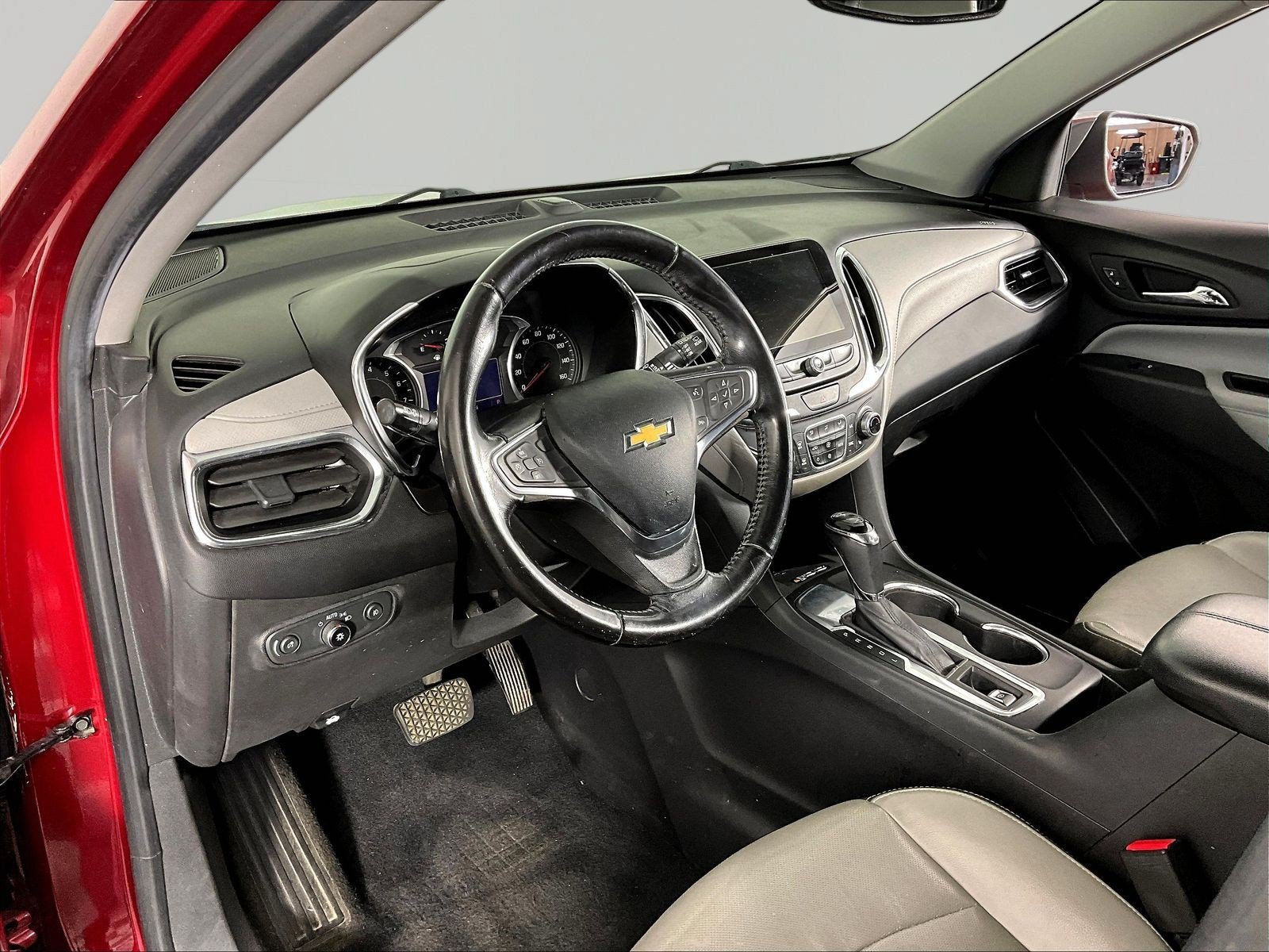 Used 2019 Chevrolet Equinox Premier FWD image 16