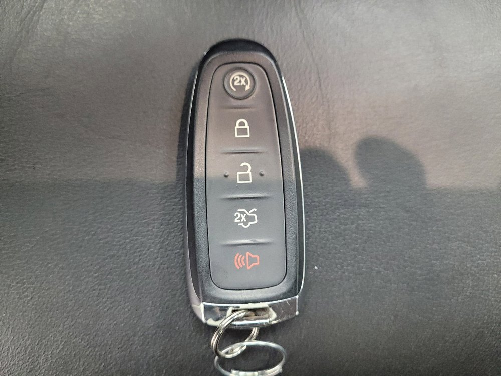 Used 2017 Ford Escape Titanium image 32