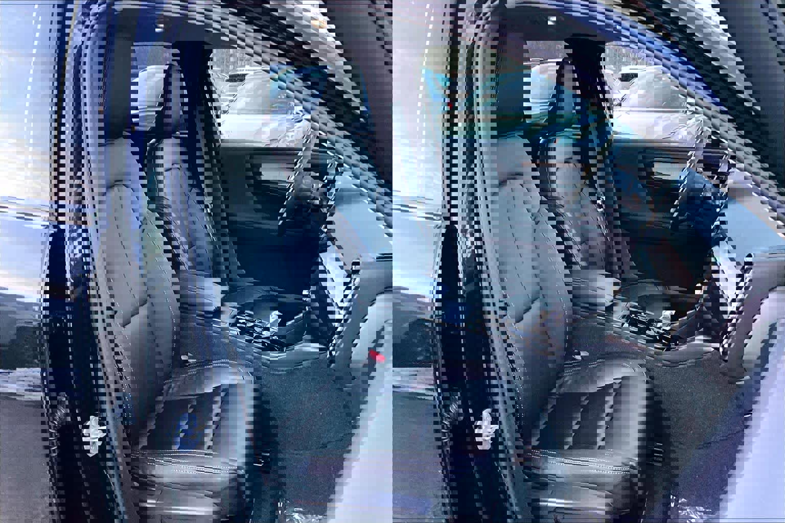 Certified 2024 Volvo XC40 B5 Plus w/ Protection Package Premier image 7