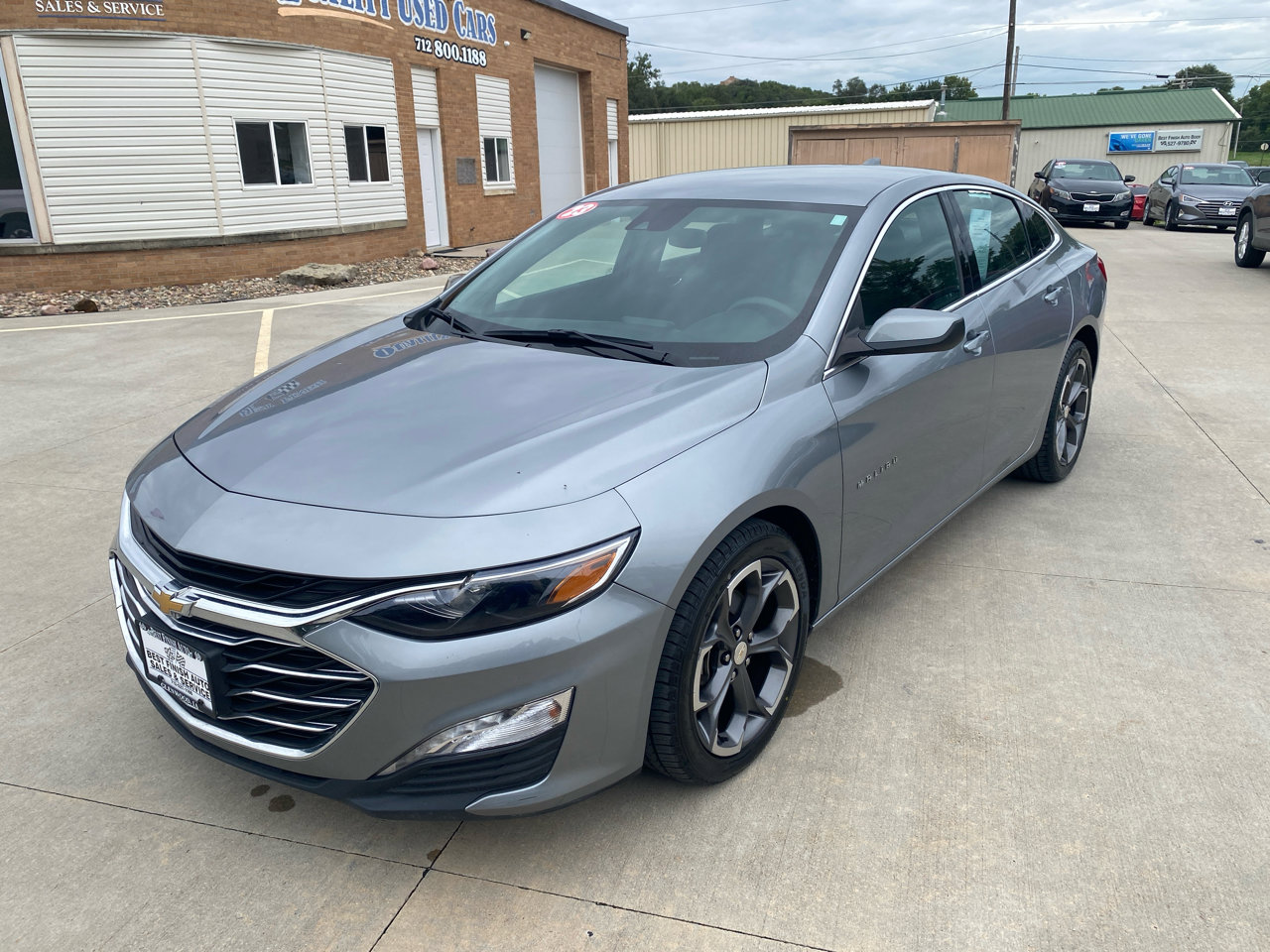 Used 2023 Chevrolet Malibu LT image 2