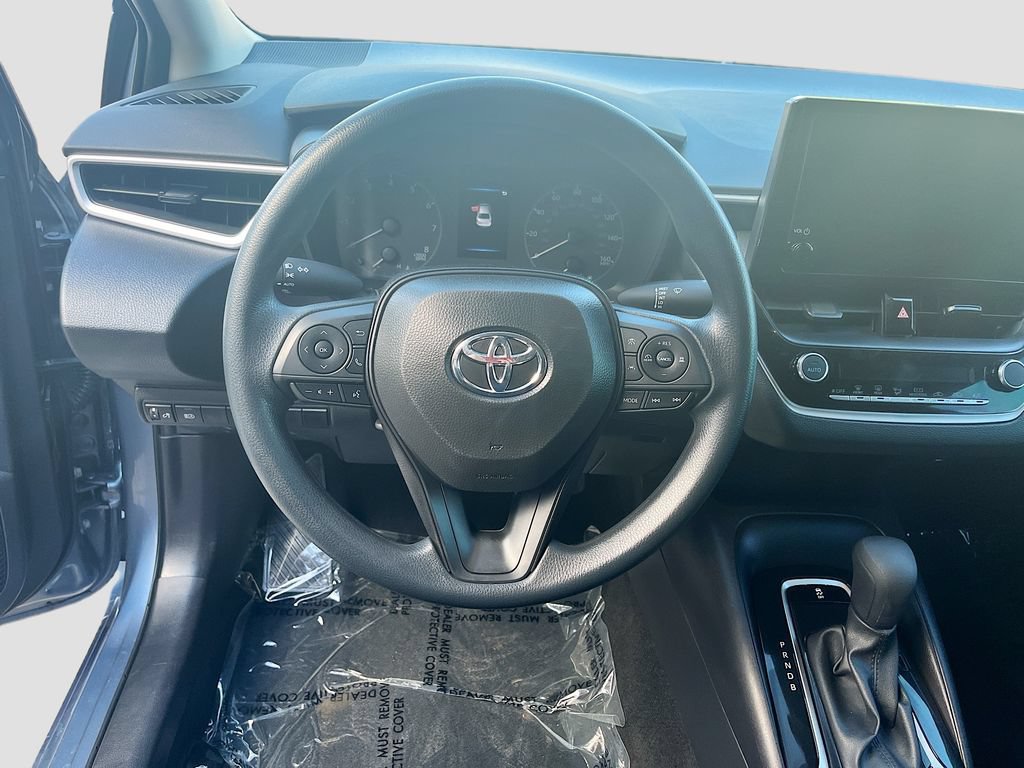 Used 2025 Toyota Corolla LE FWD image 11