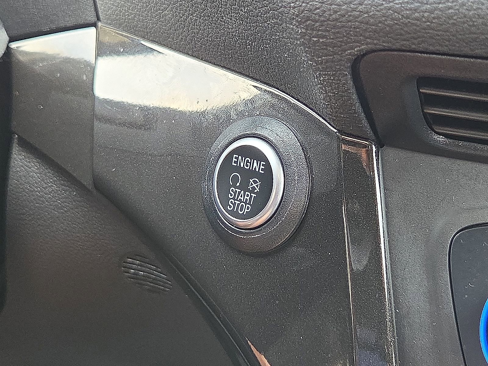 Used 2018 Ford Escape Titanium FWD image 21