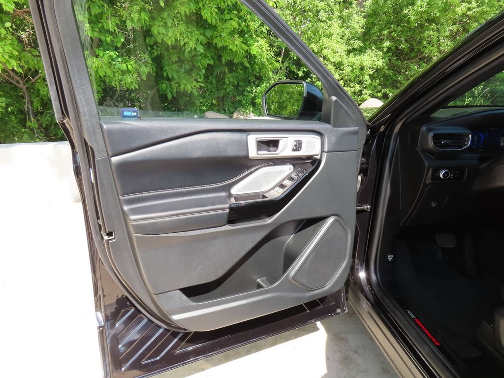 Used 2023 Ford Explorer ST w/ Technology Package AWD/4WD image 25