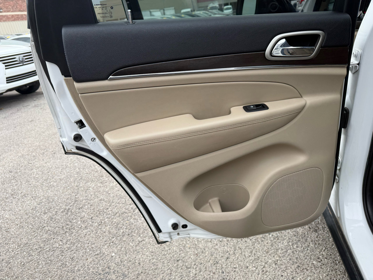 Used 2017 Jeep Grand Cherokee Limited w/ Trailer Tow Group IV image 18