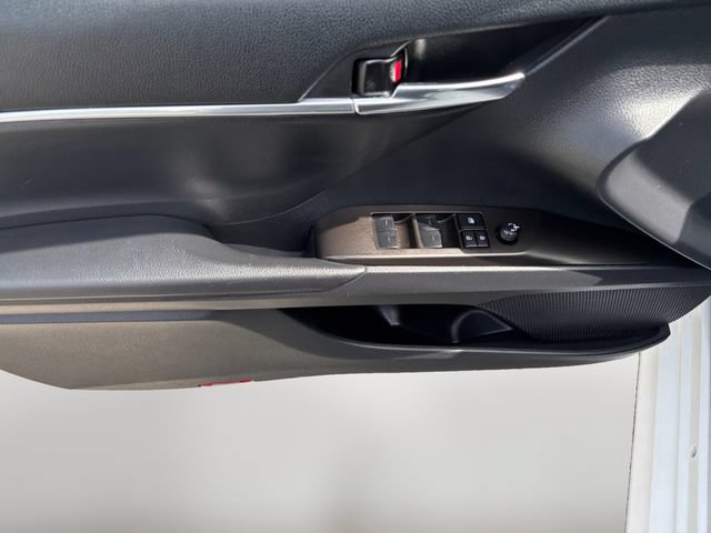 Used 2022 Toyota Camry LE FWD image 10
