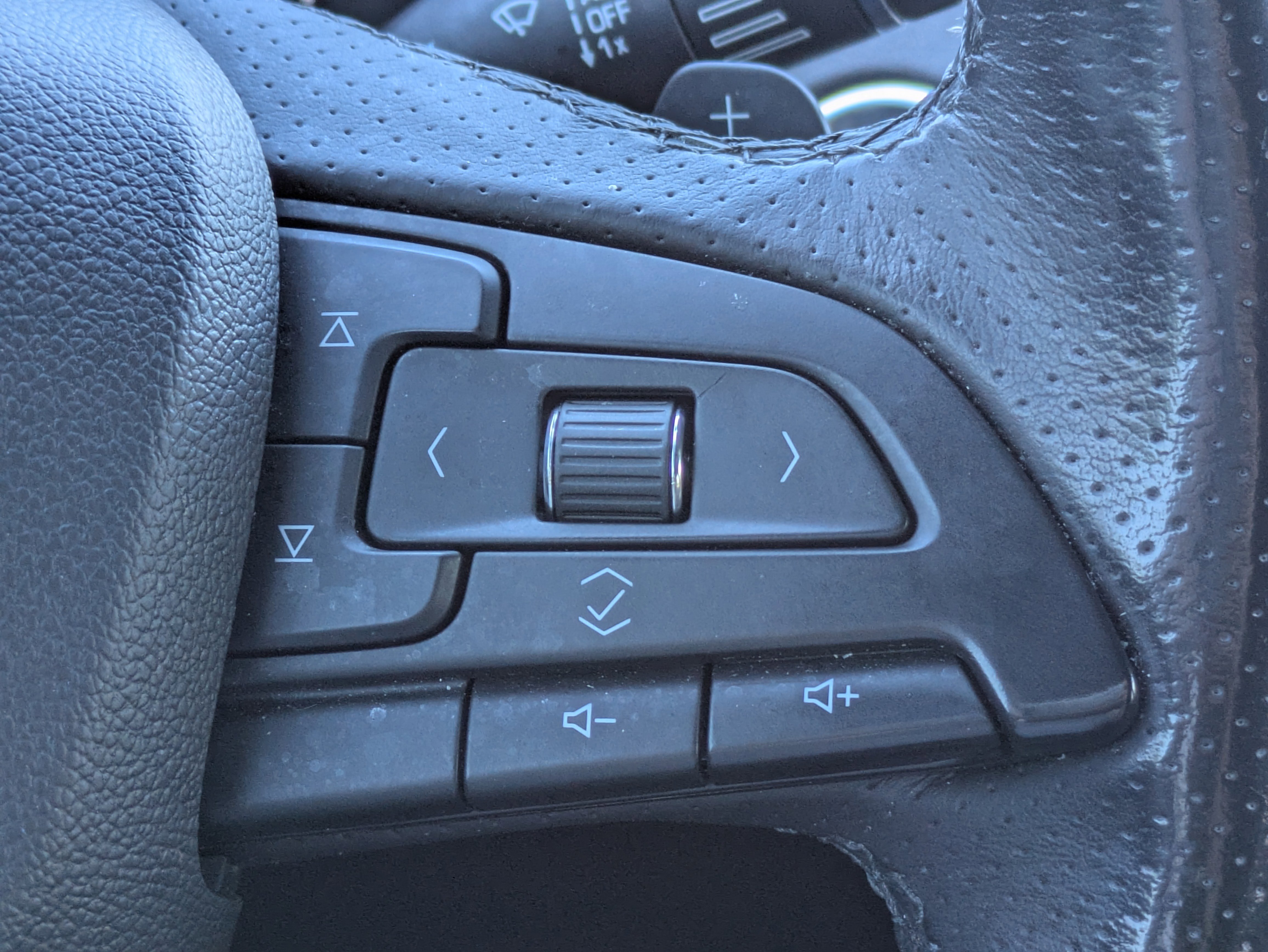 Certified 2019 Cadillac XT4 Sport w/ Technology Package FWD image 27