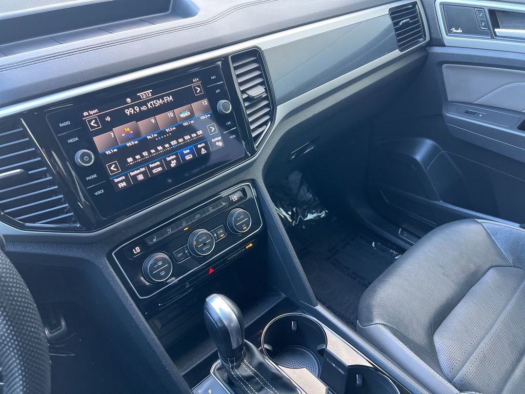 Certified 2023 Volkswagen Atlas Cross Sport SEL Premium R-Line image 18