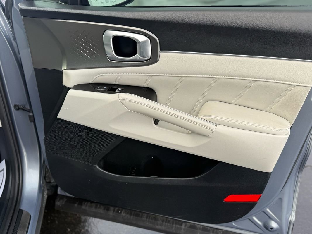 Used 2021 Kia Sorento SX image 22