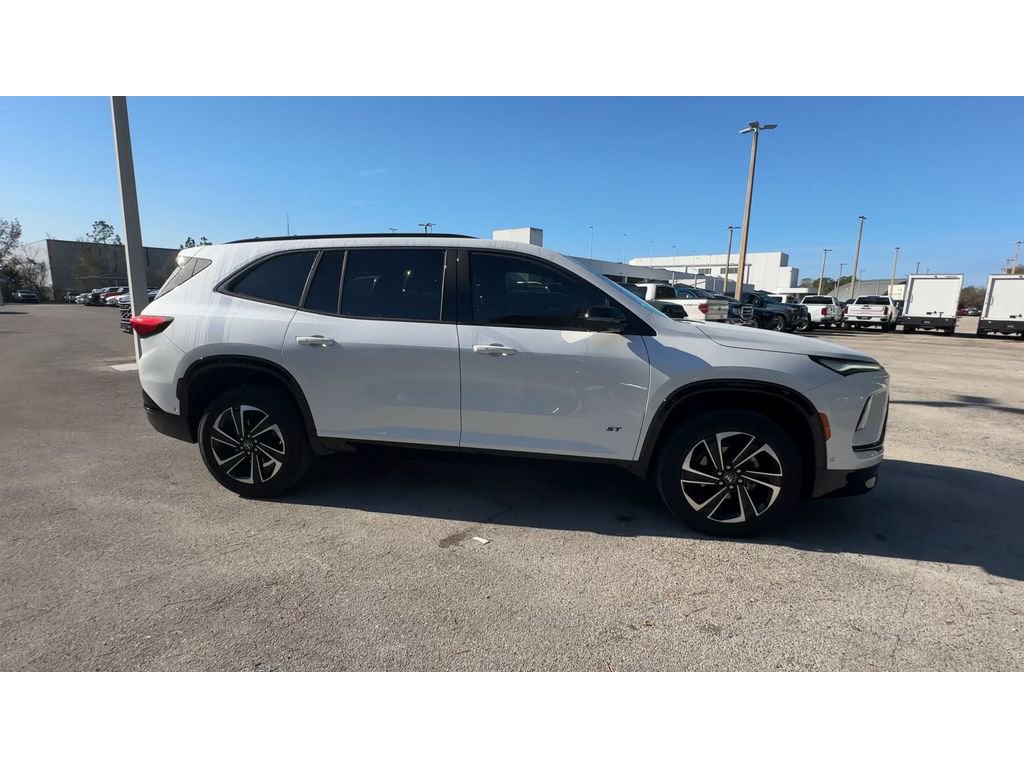 New 2025 Buick Enclave Sport Touring w/ Super Cruise Package image 9