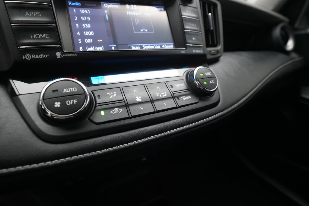 Used 2018 Toyota RAV4 XLE w/ Plus Extra Value Package AWD/4WD image 21
