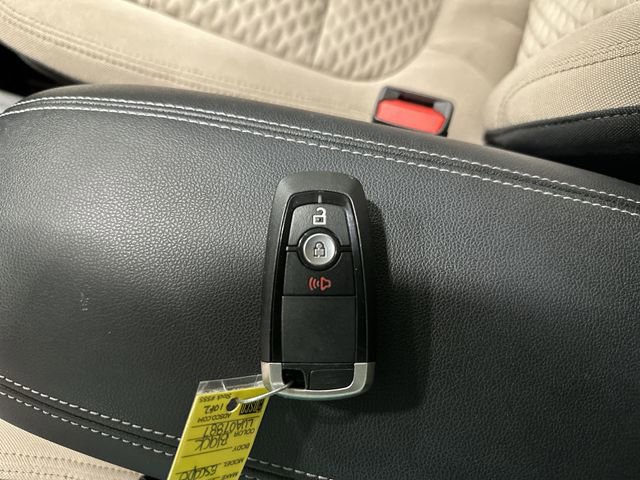 Used 2020 Ford Escape SE AWD/4WD image 33