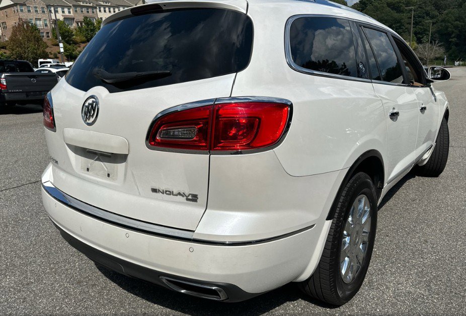 Used 2017 Buick Enclave Leather image 3
