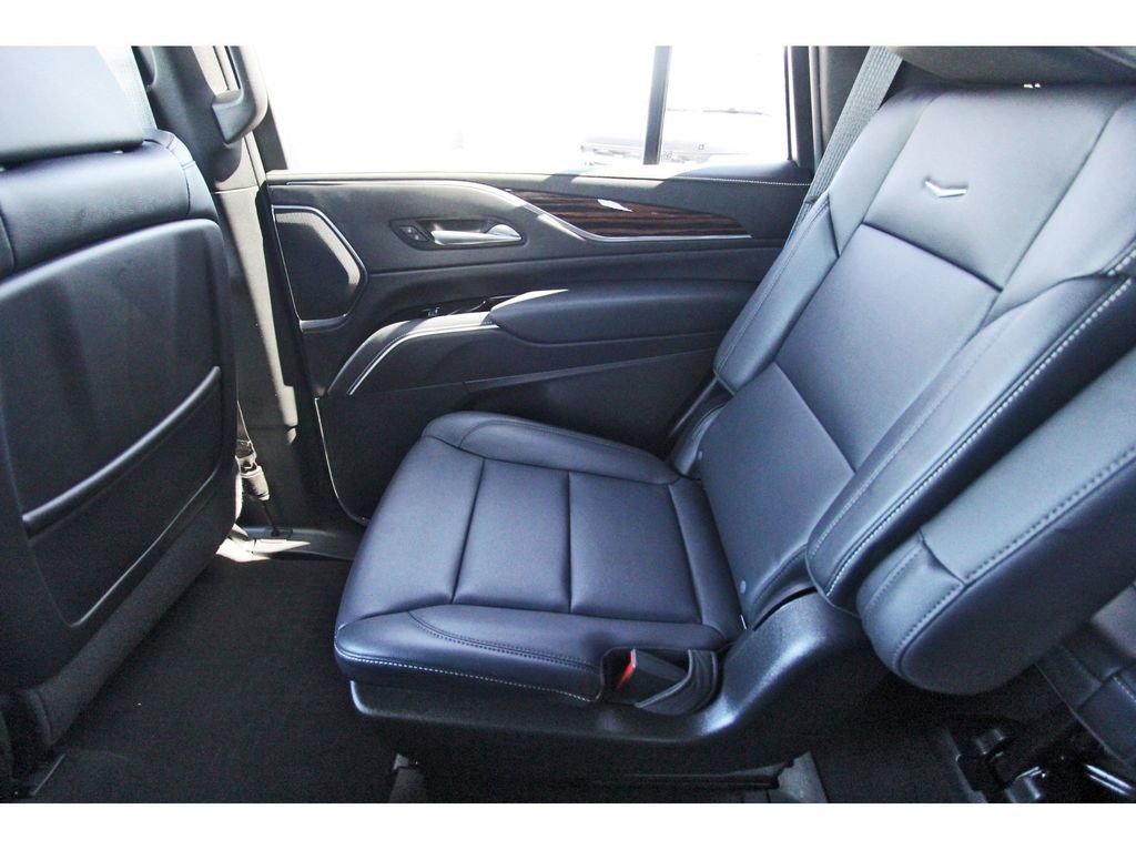 Used 2024 Cadillac Escalade Luxury image 12