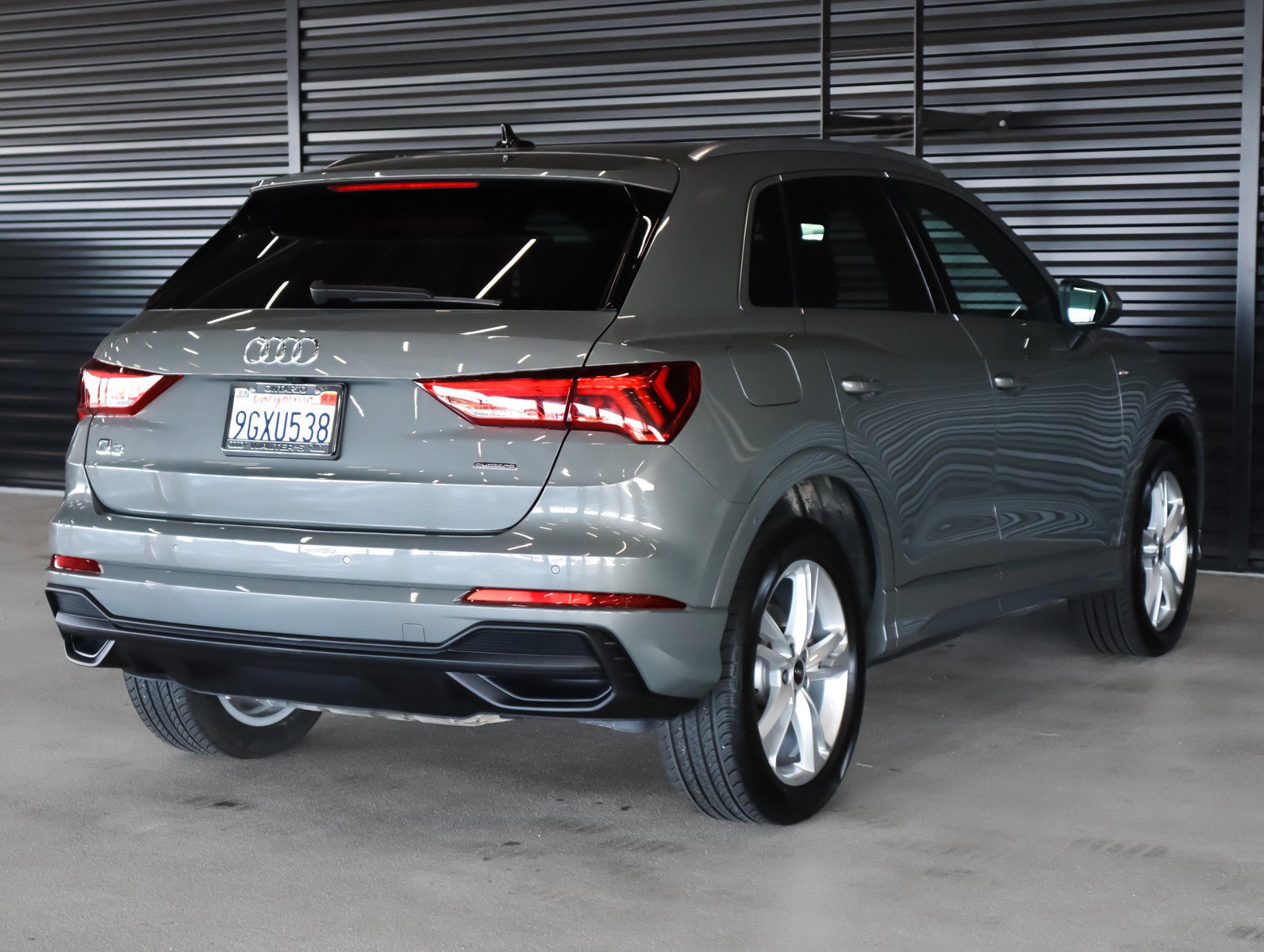 Used 2023 Audi Q3 2.0T Premium w/ Convenience Package AWD/4WD image 14