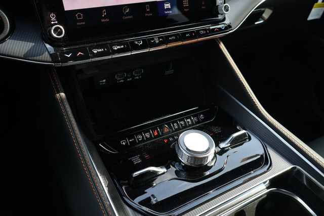 New 2026 Jeep Grand Wagoneer L Summit AWD/4WD image 15