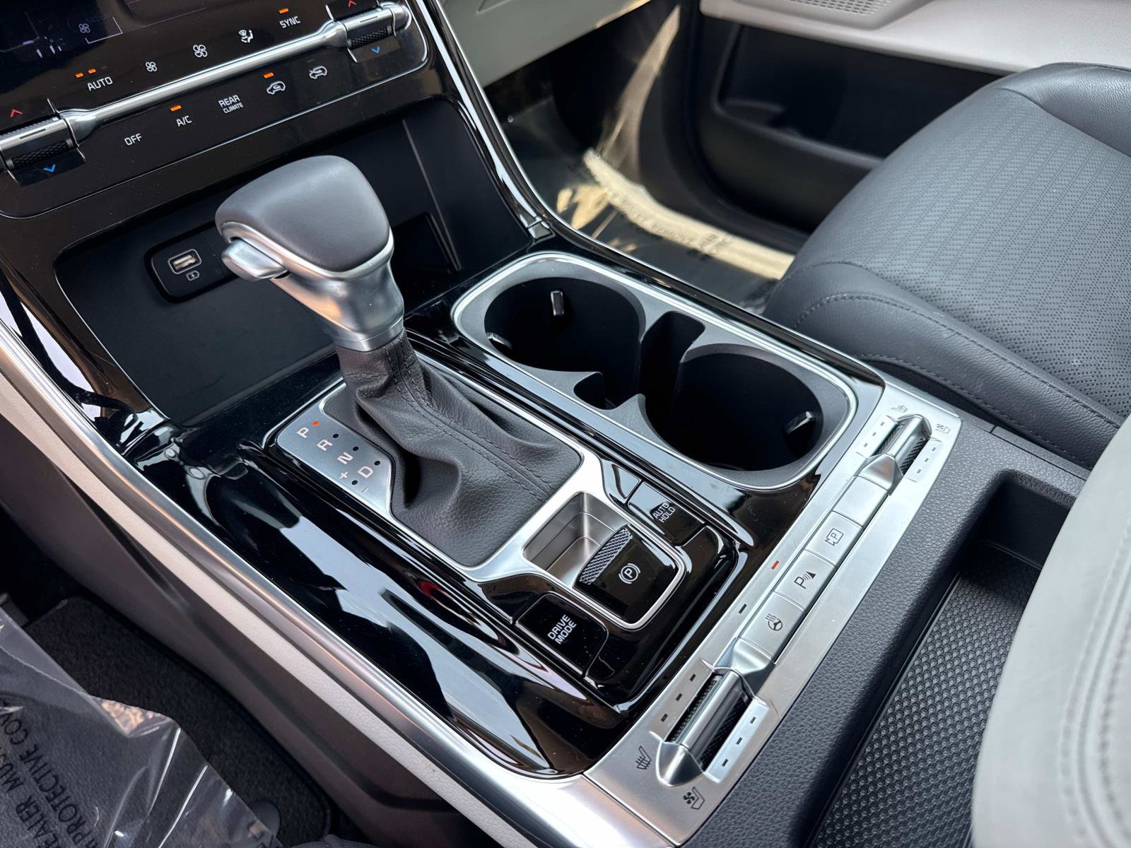 Used 2024 Kia Carnival SX Prestige image 26