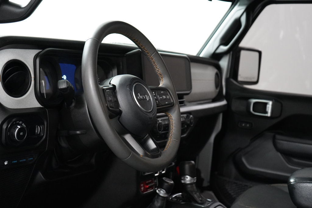 Certified 2024 Jeep Wrangler Unlimited AWD/4WD image 12