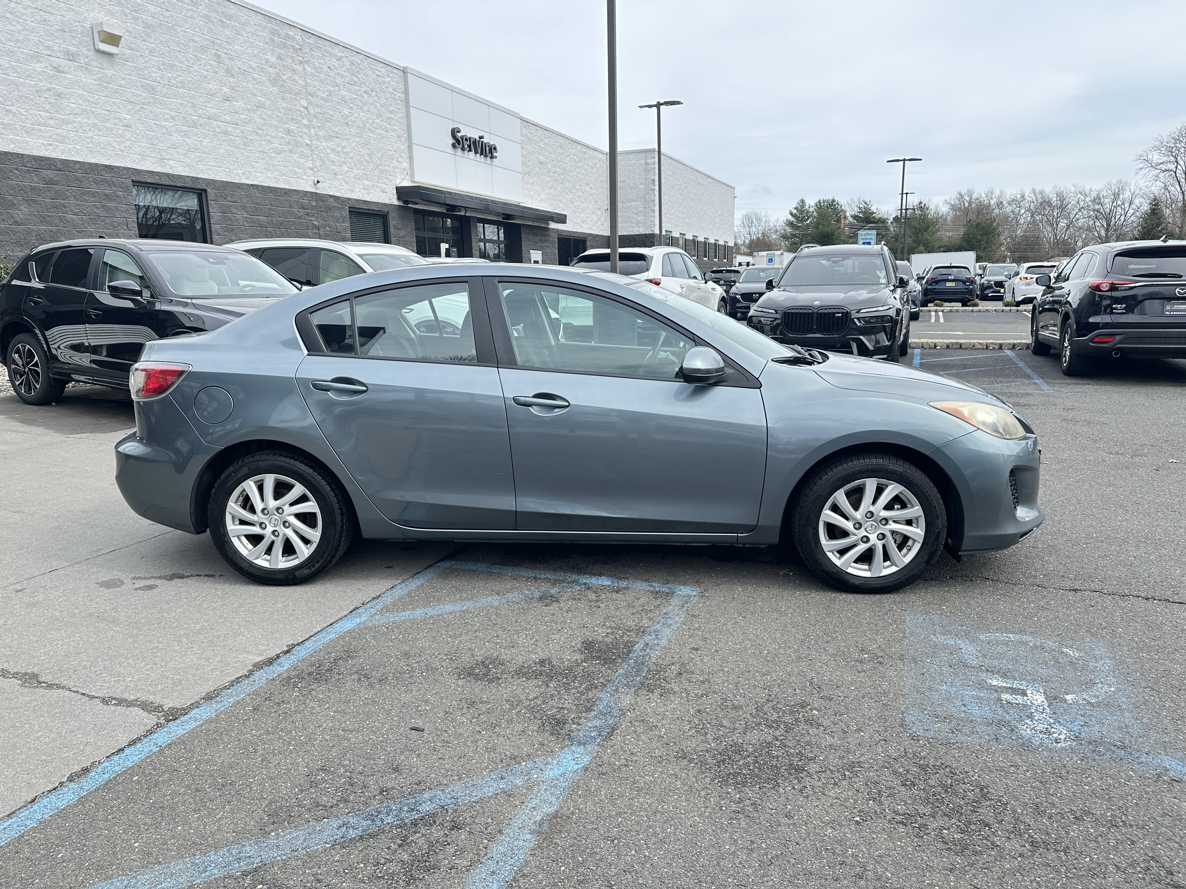Used 2012 MAZDA MAZDA3 i Touring image 11