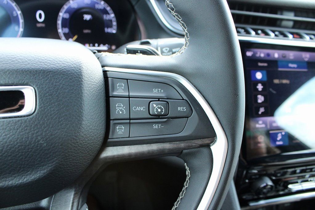 Used 2024 Jeep Grand Cherokee L Limited w/ Luxury Tech Group II image 37