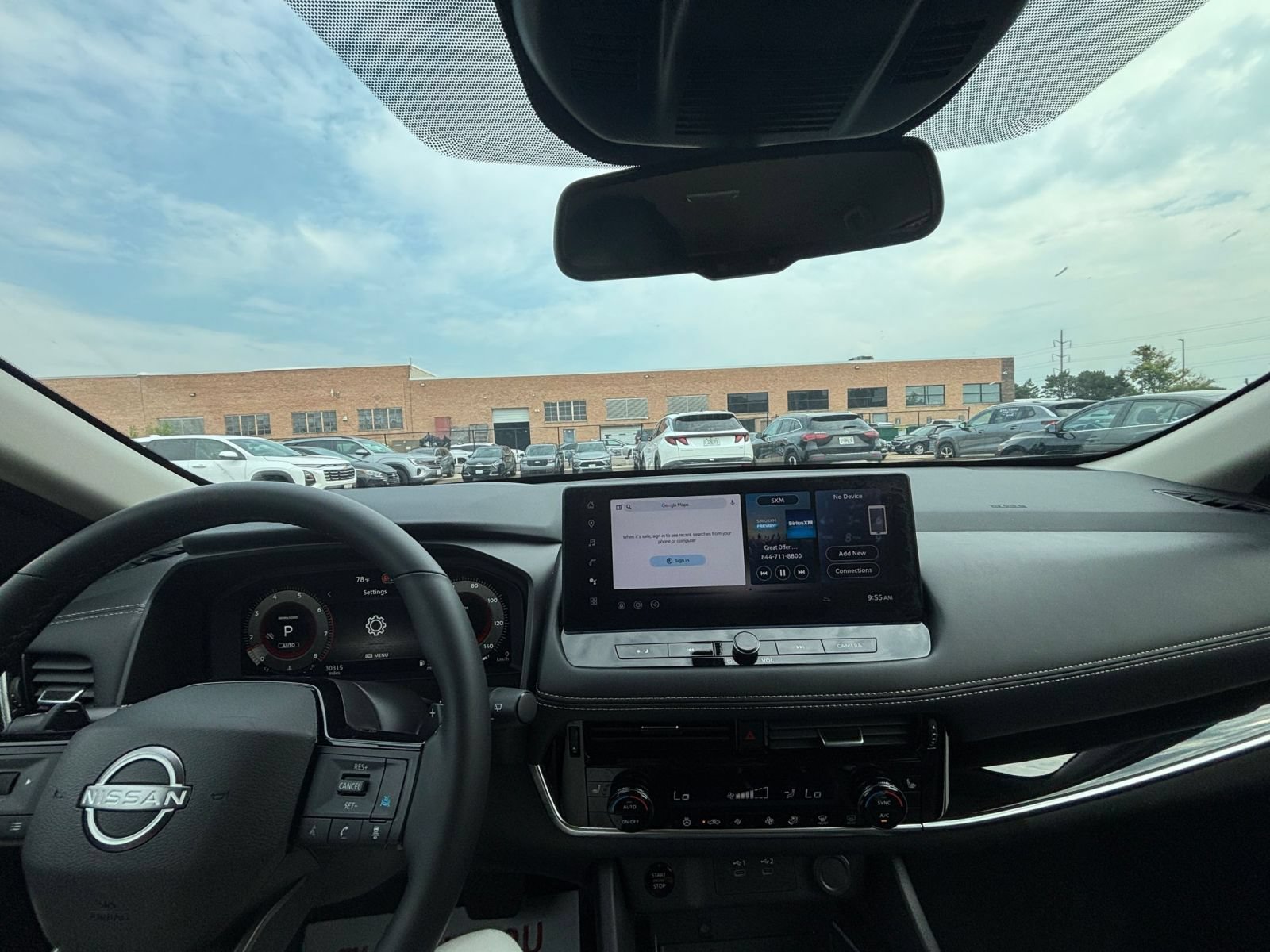 Used 2026 Nissan Rogue SL AWD/4WD image 32