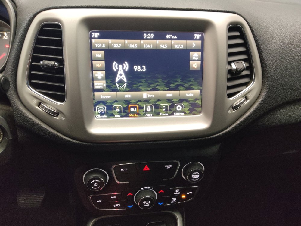 Used 2021 Jeep Compass Latitude image 25