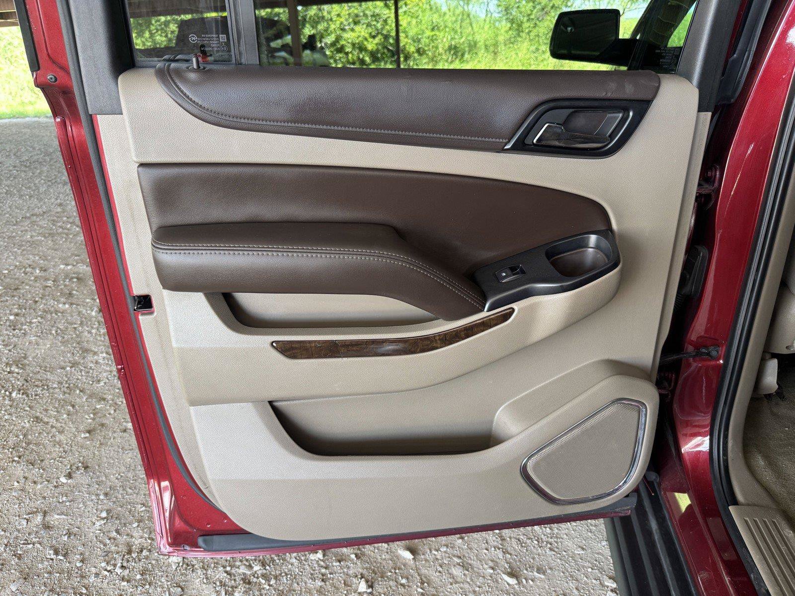 Used 2016 Chevrolet Suburban LS RWD image 29