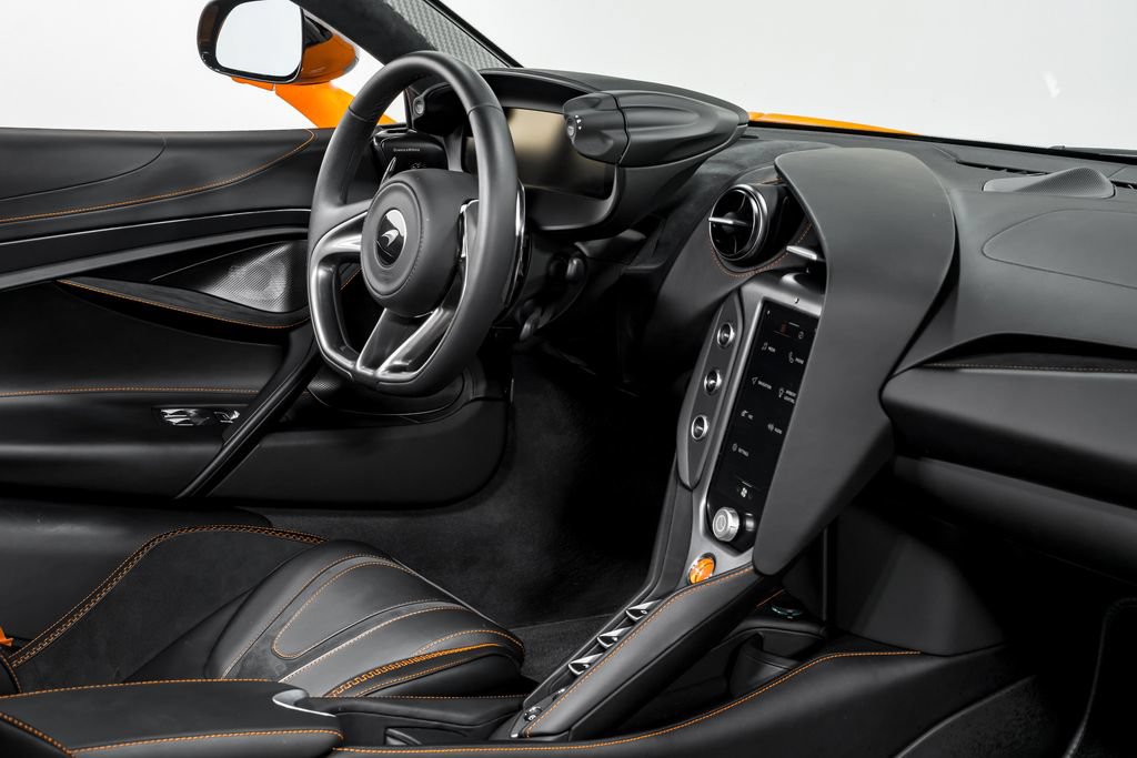 Used 2026 McLaren 750S RWD image 28