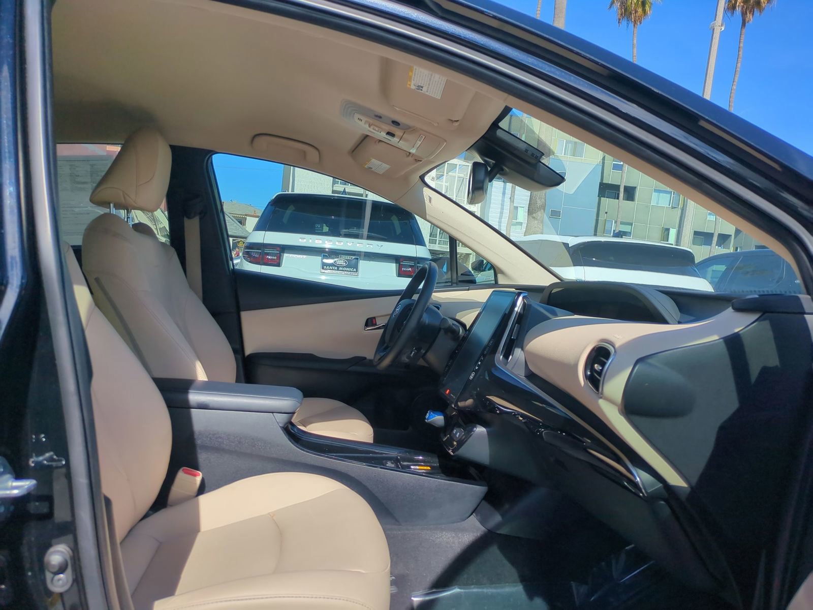 Used 2022 Toyota Prius Limited image 29