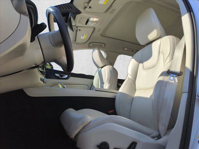 Certified 2023 Volvo XC60 T8 Ultimate w/ Climate Package image 17