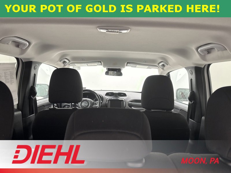 Used 2018 Jeep Renegade Latitude w/ Cold Weather Group image 9