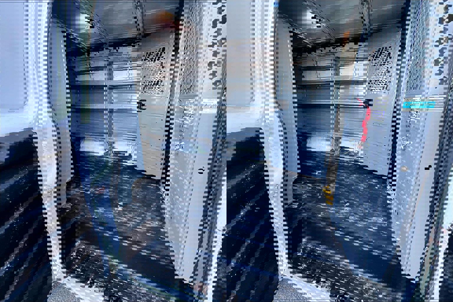 Used 2017 Chevrolet Express 3500 image 22