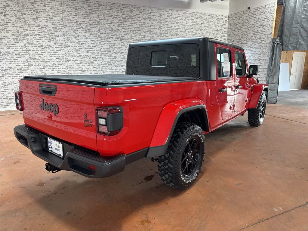 Used 2024 Jeep Gladiator Sport AWD/4WD image 2