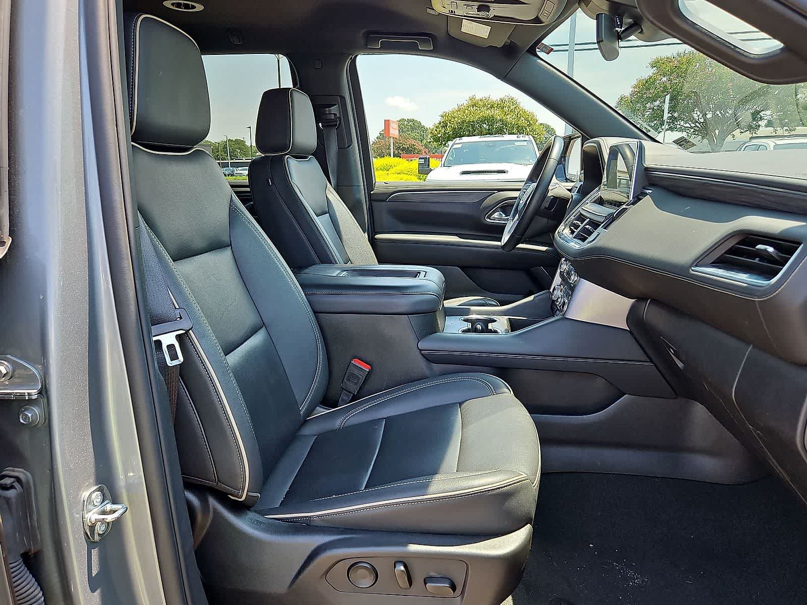 Used 2024 GMC Yukon SLT AWD/4WD image 33