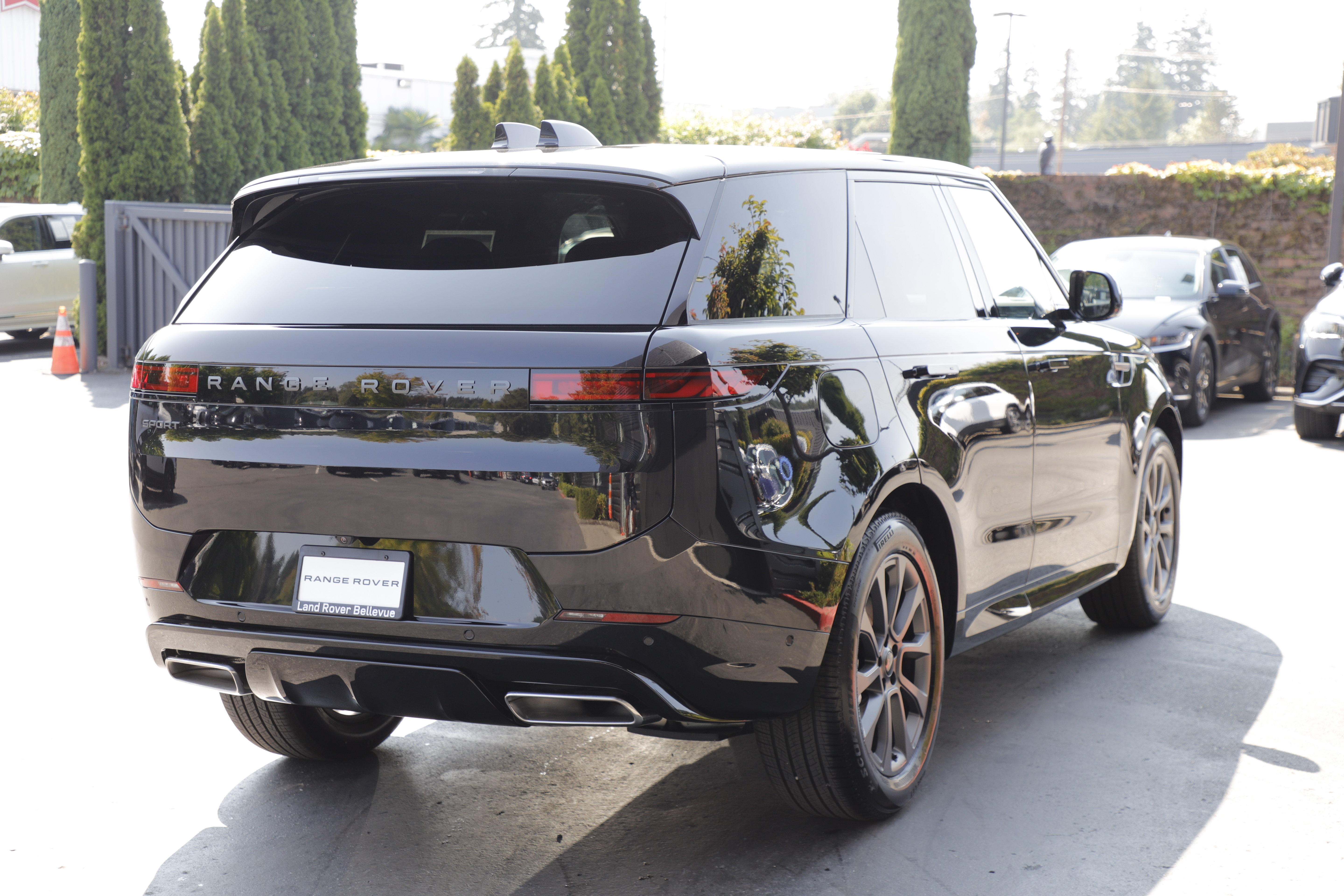 New 2026 Land Rover Range Rover Sport Dynamic SE AWD/4WD image 10