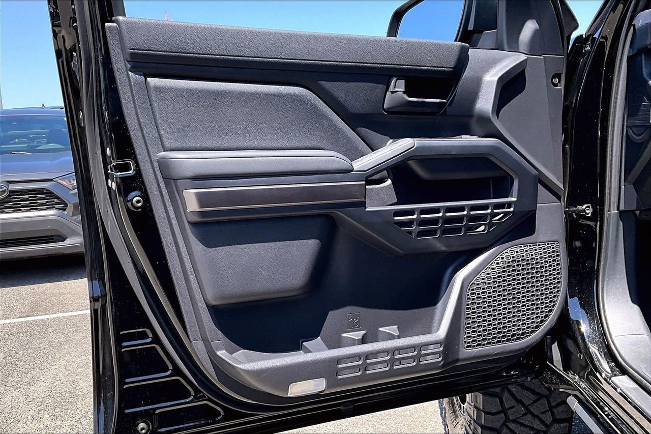 Used 2025 Toyota 4Runner SR5 AWD/4WD image 17