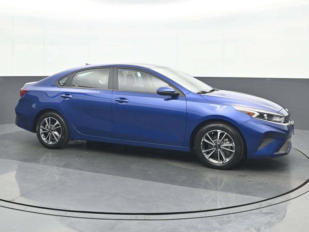Used 2023 Kia Forte LXS w/ LXS Technology Package FWD image 8