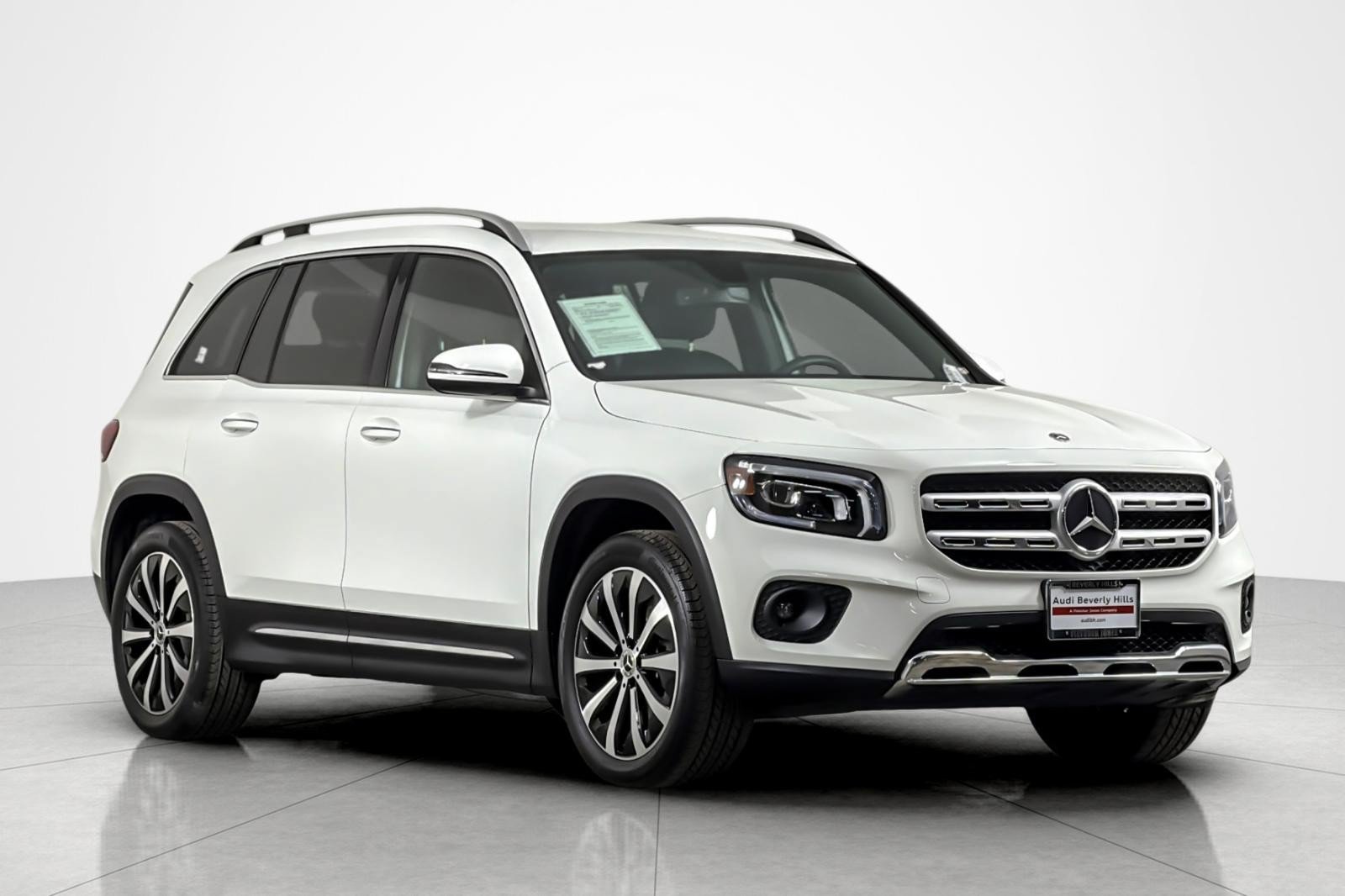 Used 2022 Mercedes-Benz GLB 250 w/ Premium Package Lite image 7