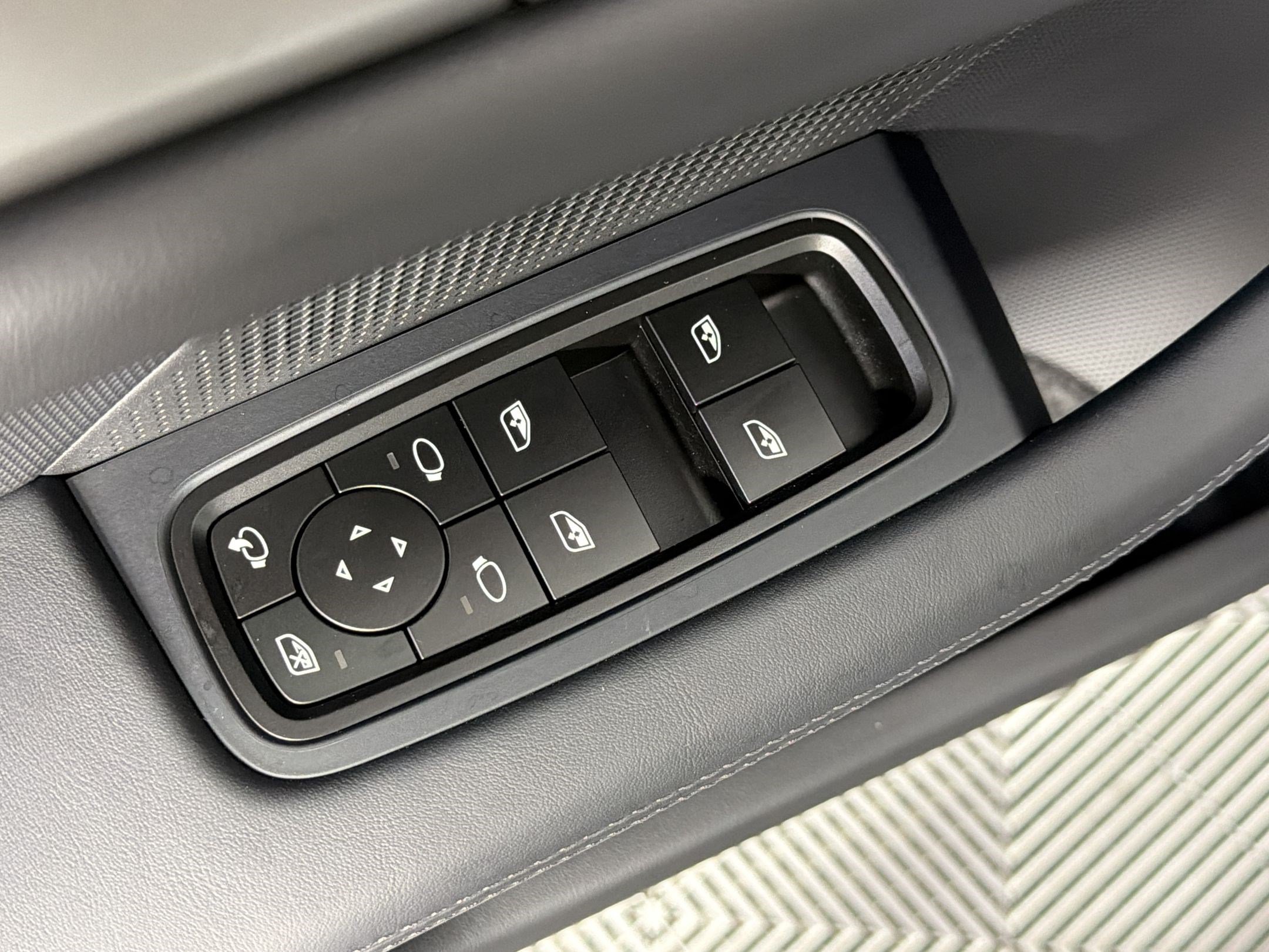 New 2026 Porsche Taycan AWD/4WD image 13