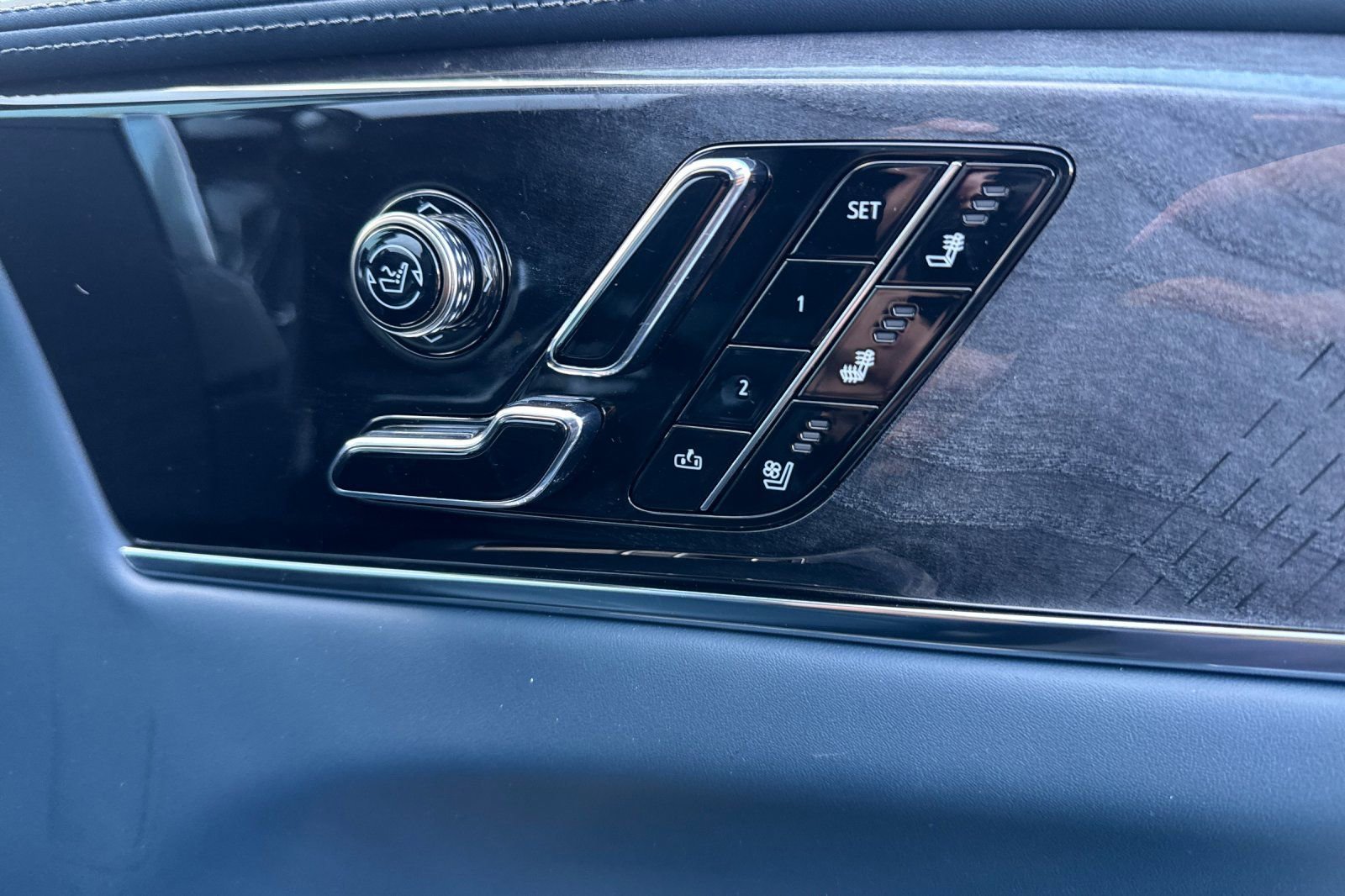 Used 2025 Cadillac Escalade IQ Sport 2 image 21